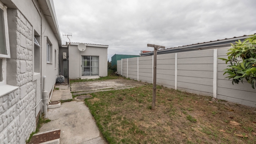 3 Bedroom Property for Sale in Bothasig Western Cape